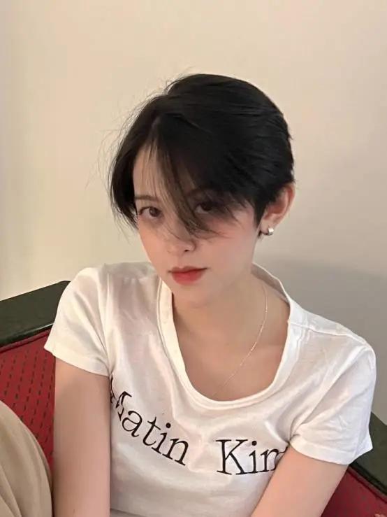 杭州短发美女，现代审美与个性魅力的融合