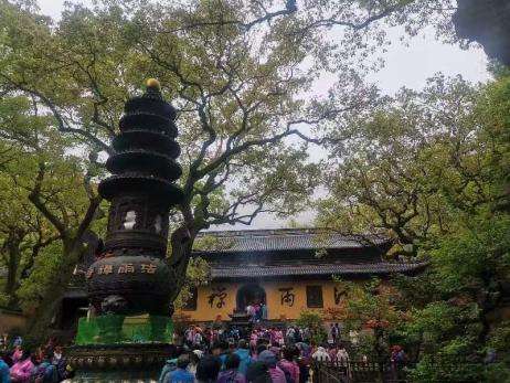 探寻杭州寺院，宁静生活与心灵启示