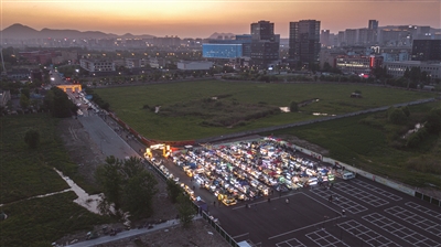 杭州夜幕下的繁华，都市不夜天的探秘之旅